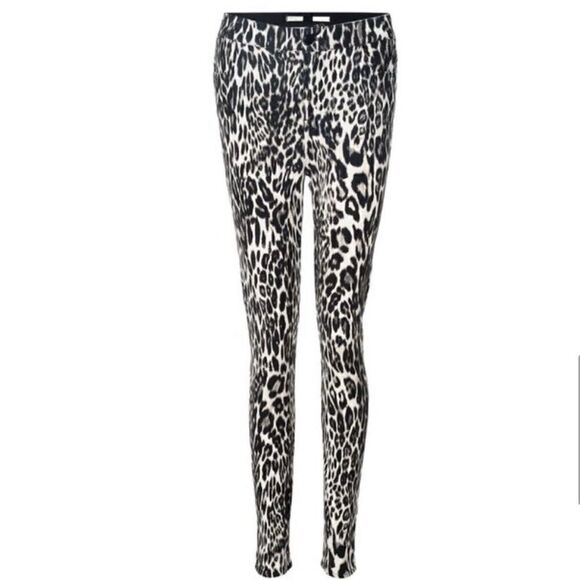 Giammbattista Valli collaborated with 7 for All Mankind trousers - Picture 2 of 11